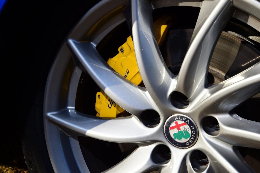 Колеса Alfa Romeo Giulia Veloce Q2 (952) 2017 года  (UK) (фото 10 из 15)